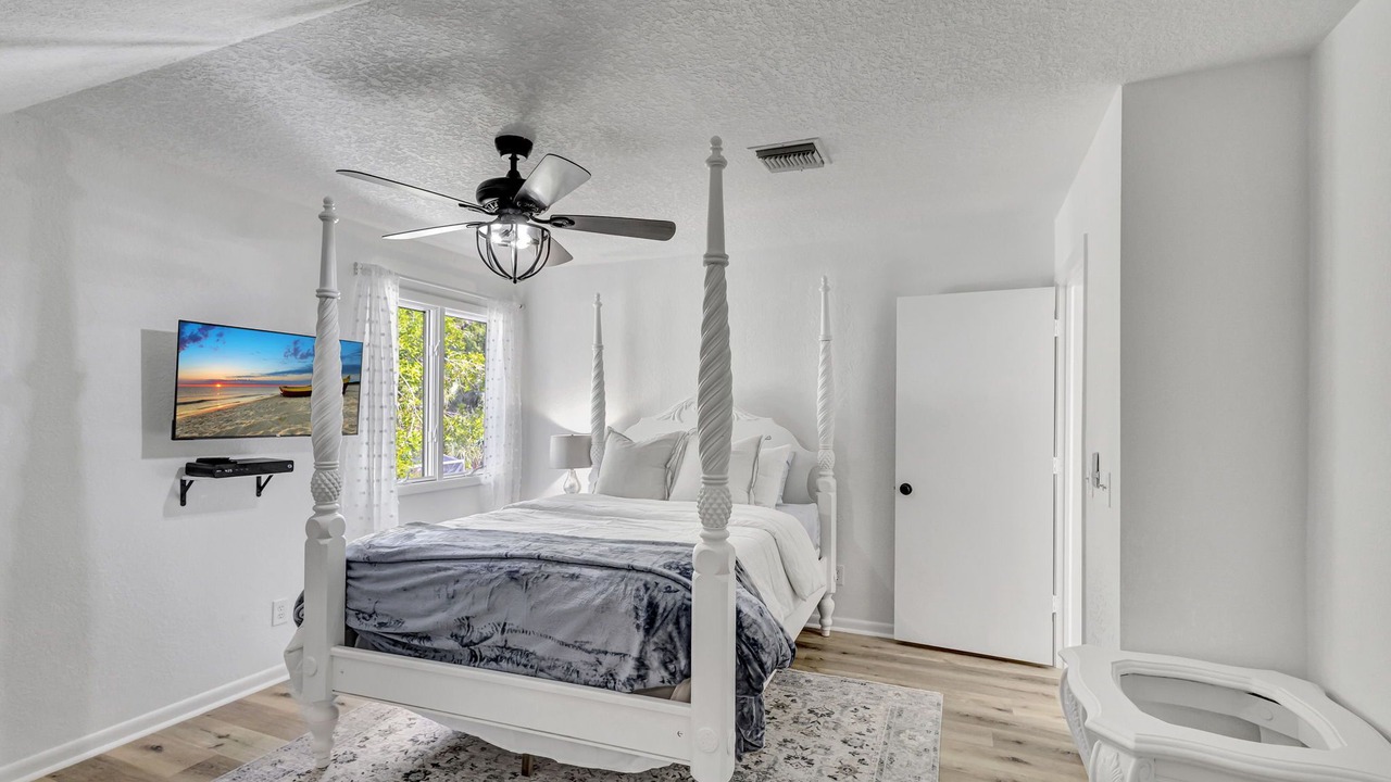 Photo of Bedroom in Jupiter Landing