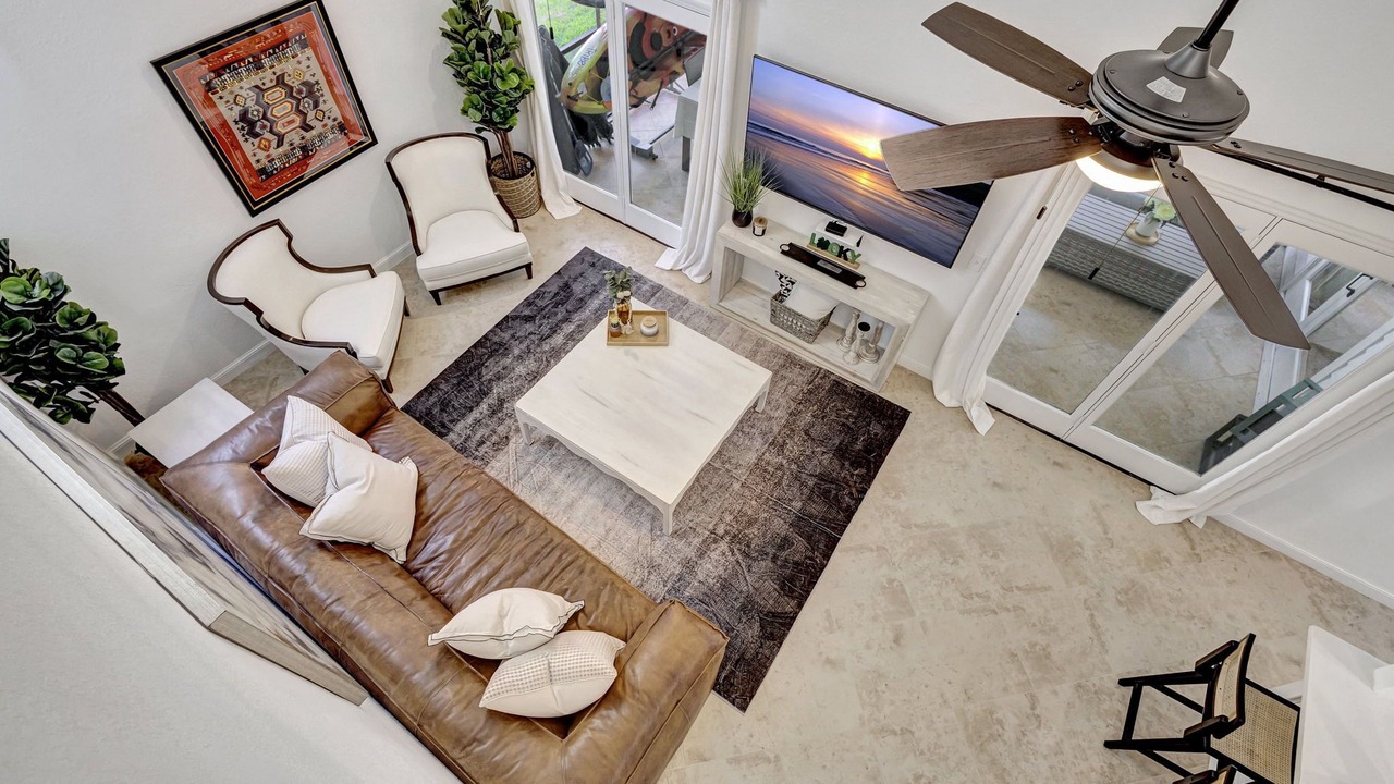 Photo of Livingroom in Jupiter Landing