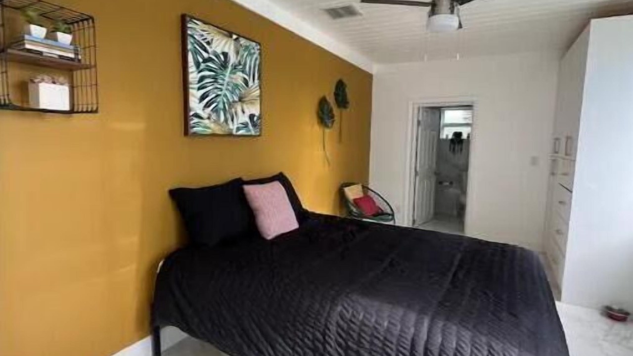 Photo of Bedroom in Pembroke Park