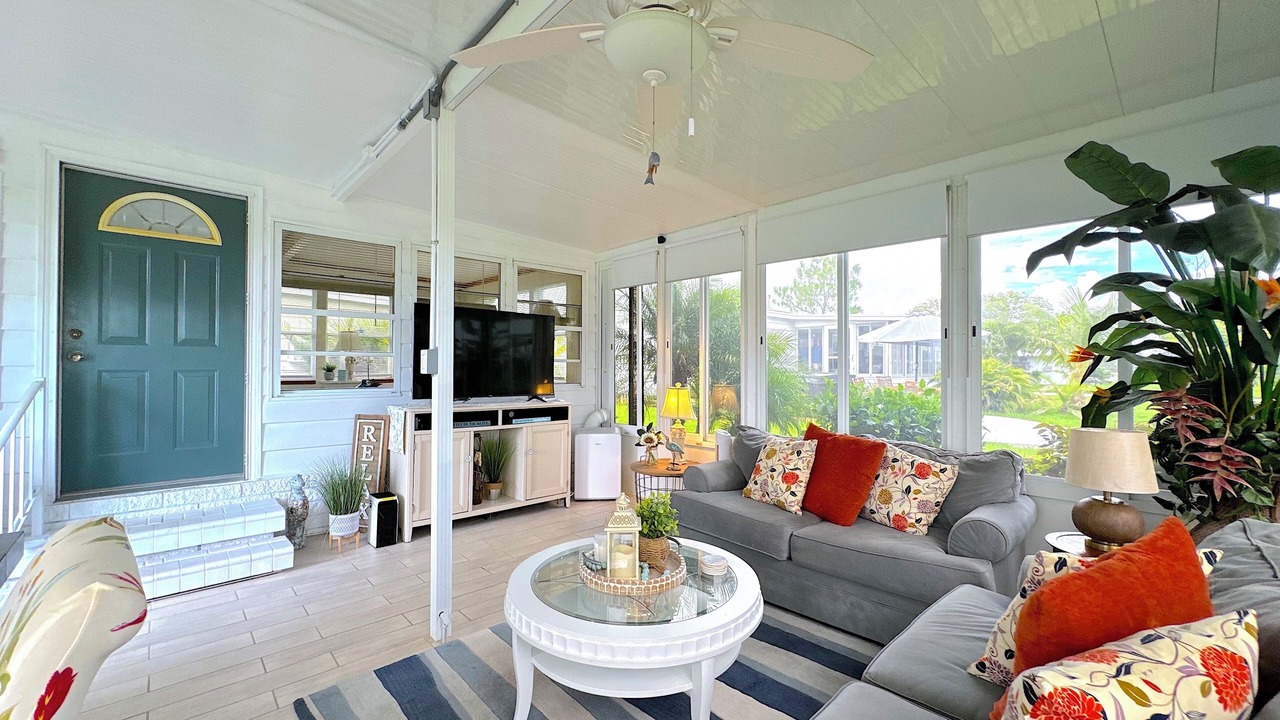Photo of Livingroom in Ellenton