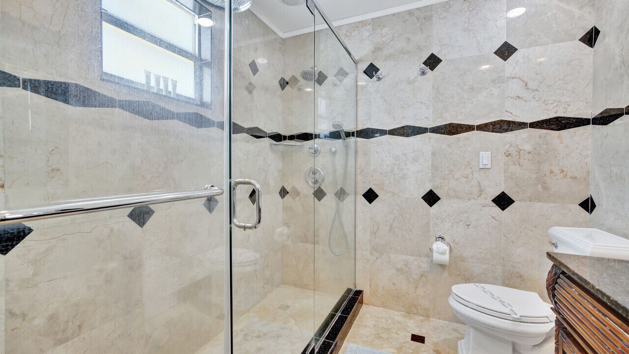 Photo of Bathroom in Lake Ridge