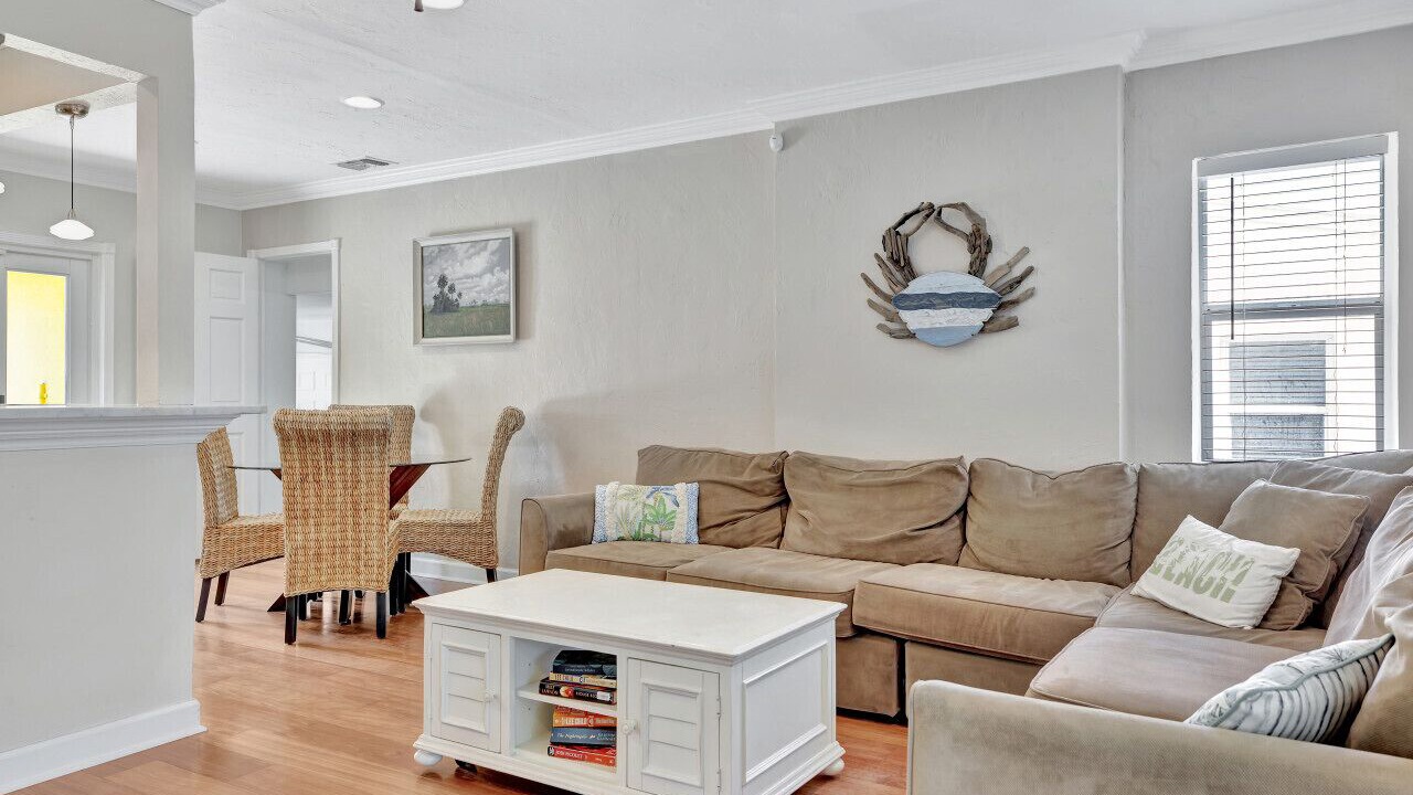 Photo of Livingroom in Lake Ridge