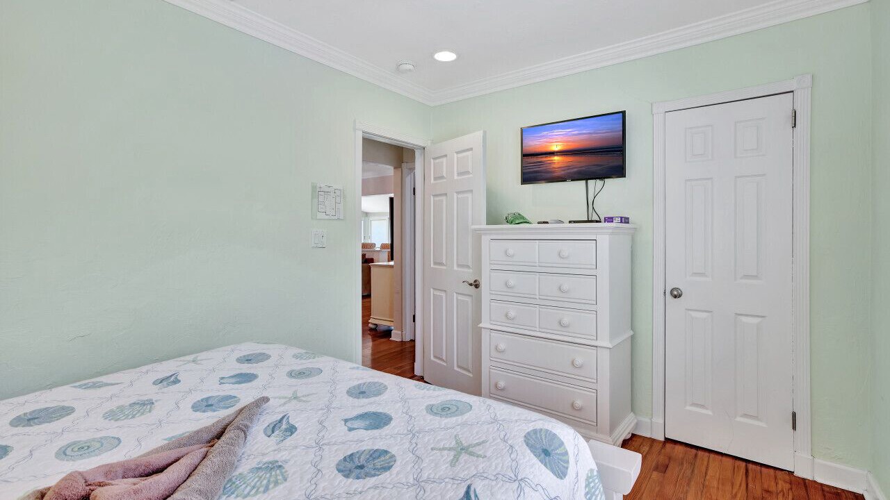 Photo of Bedroom in Lake Ridge