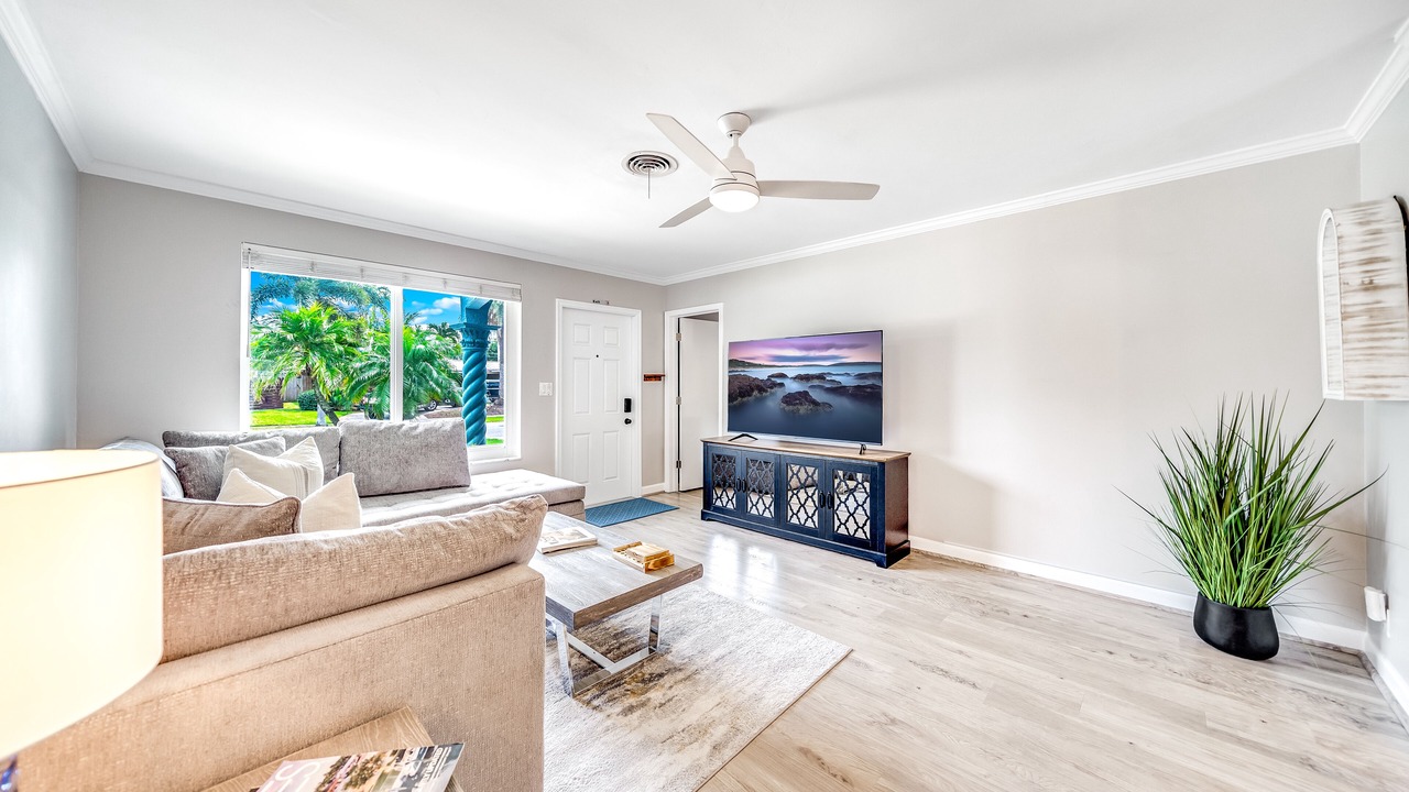 Photo of Livingroom in Imperial Point