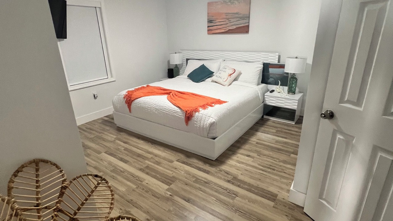 Photo of Bedroom in Ludlam