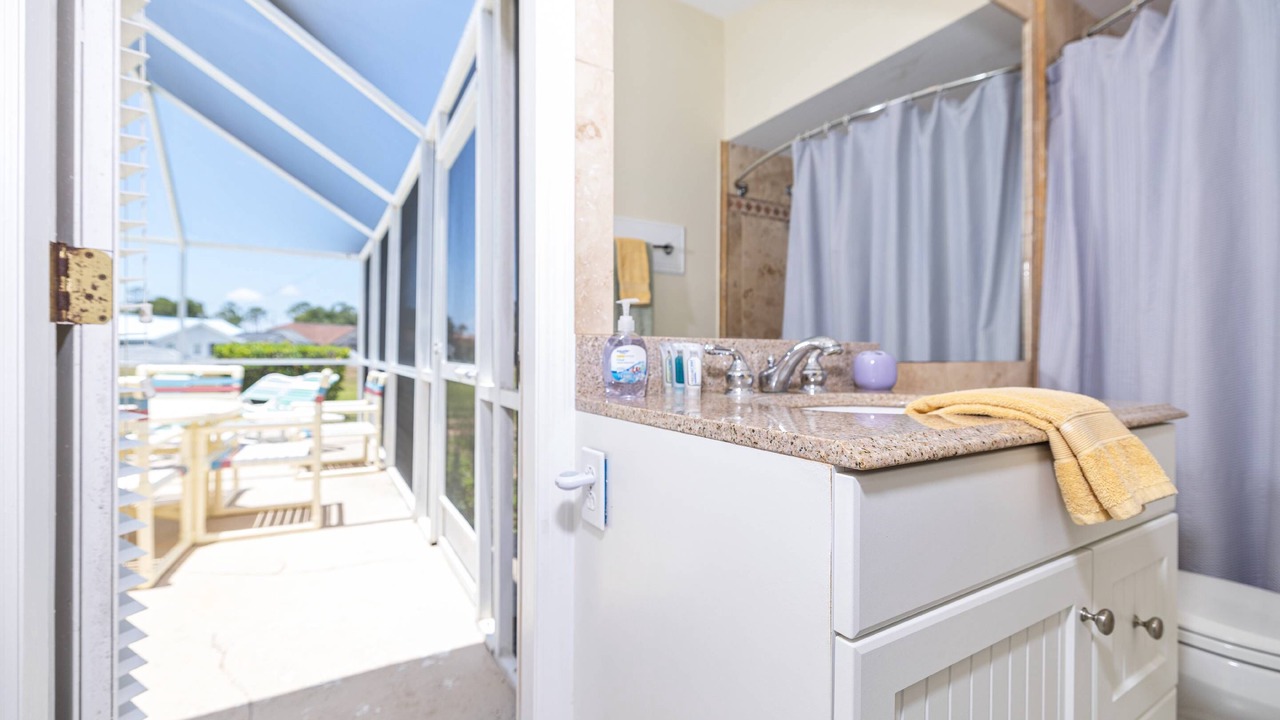 Photo of Bathroom in Fairway Oaks