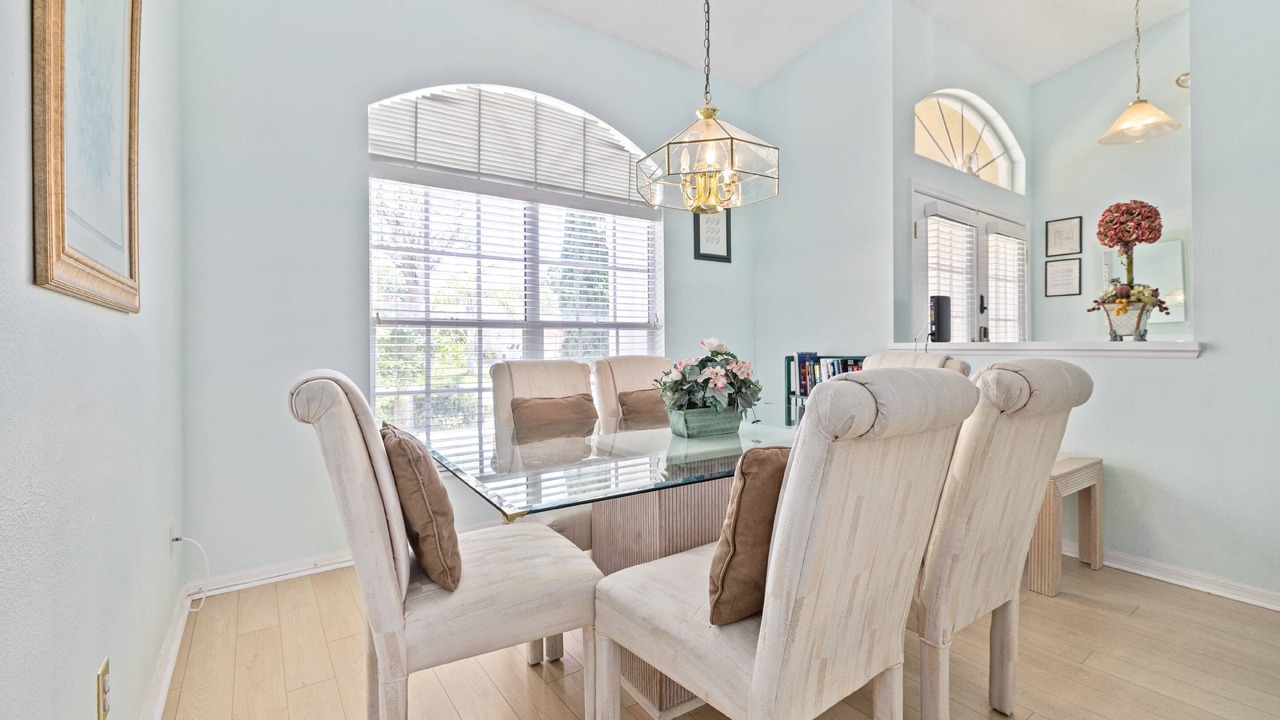 Photo of Bedroom in Fairway Oaks