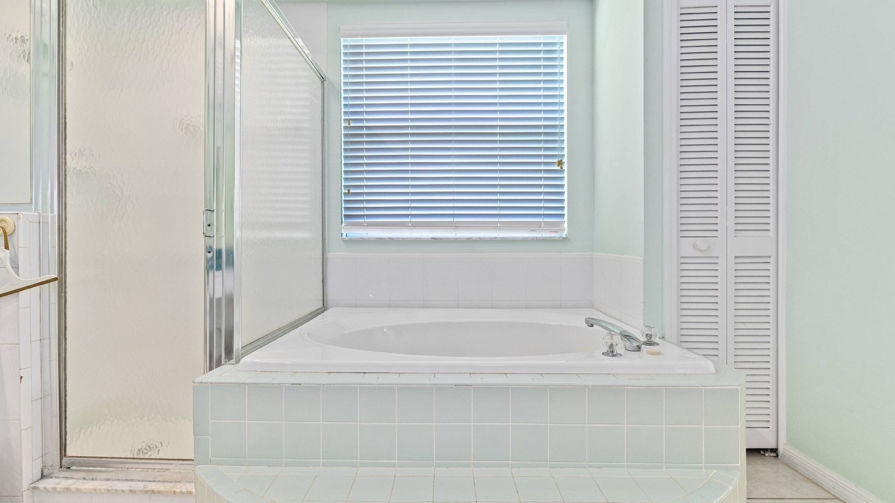 Photo of Bedroom in Fairway Oaks