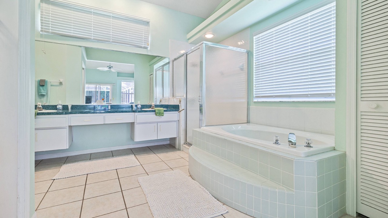 Photo of Bathroom in Fairway Oaks