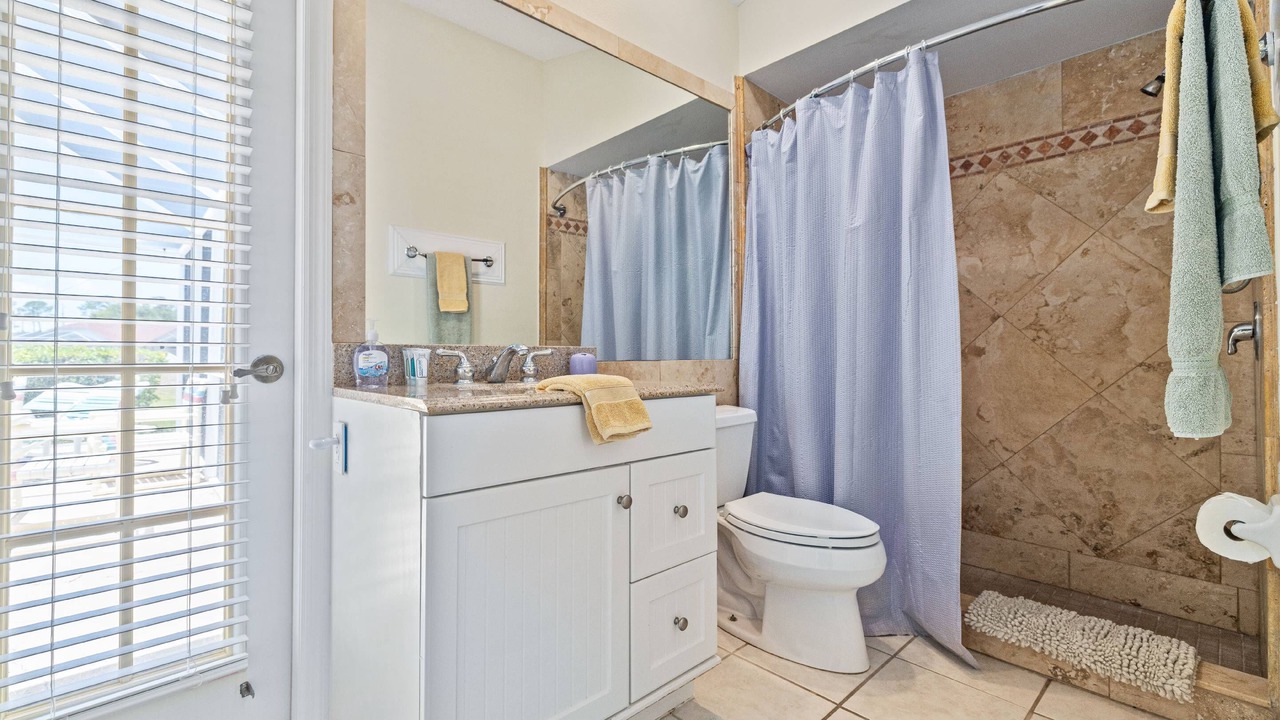 Photo of Bathroom in Fairway Oaks