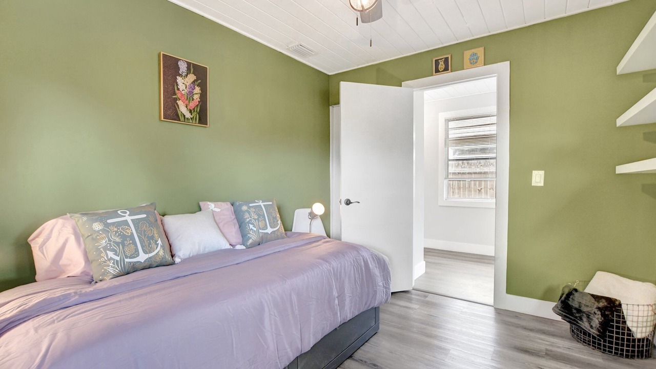 Photo of Bedroom in Sandalfoot Cove