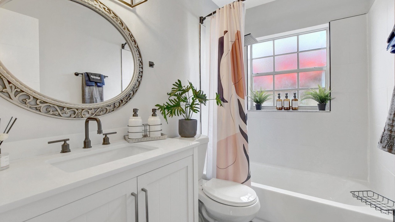 Photo of Bathroom in Sandalfoot Cove