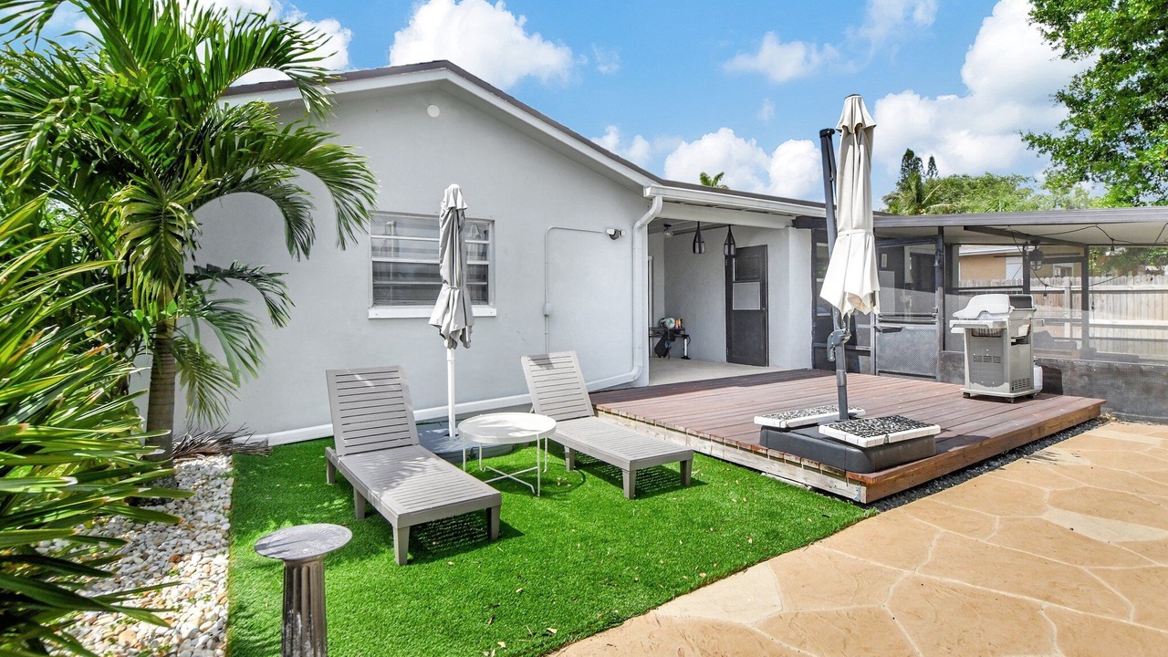 Photo of Patio Balcony in Sandalfoot Cove