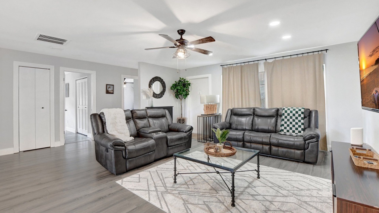 Photo of Livingroom in Sandalfoot Cove