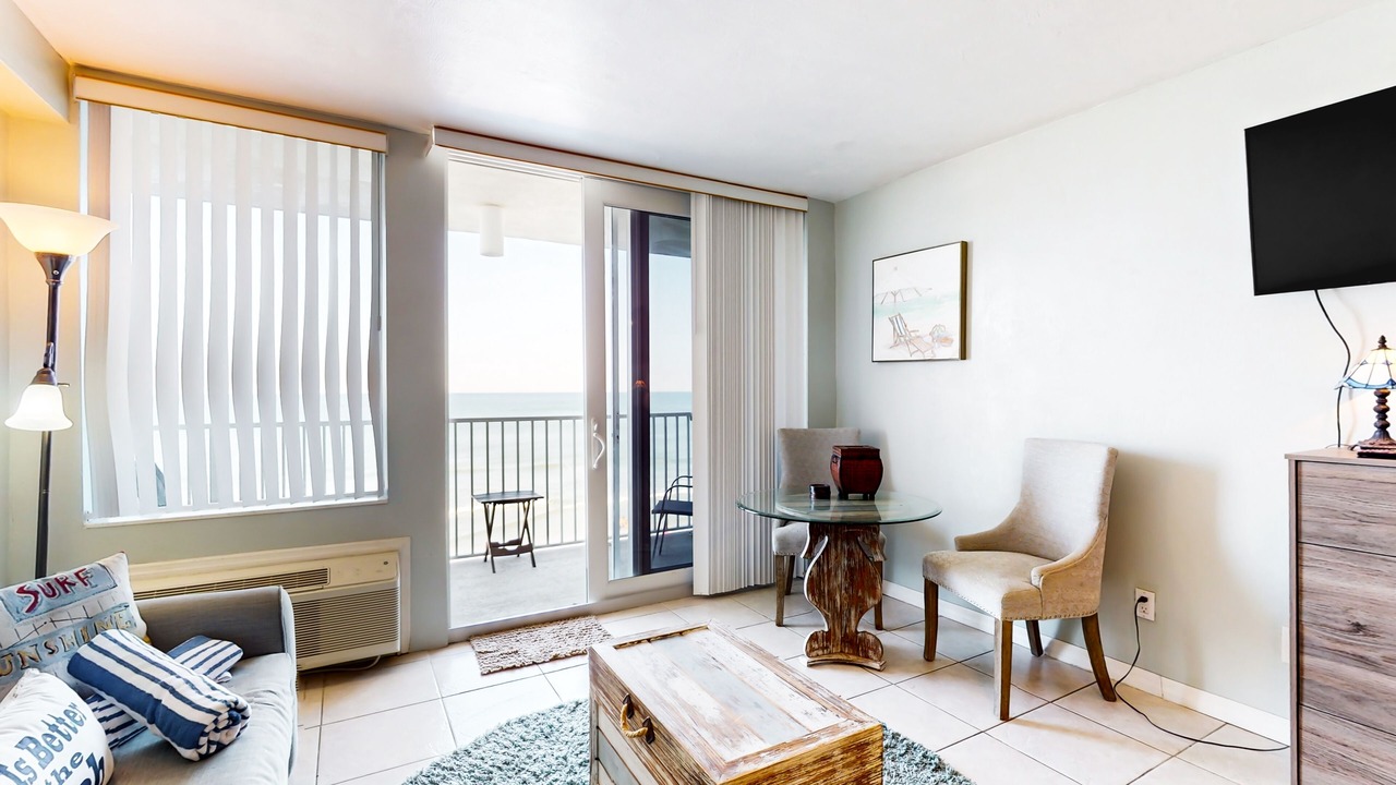 Photo of Livingroom in Lenox Park