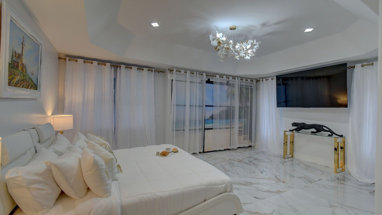 Photo of Bedroom in Greenview Shores