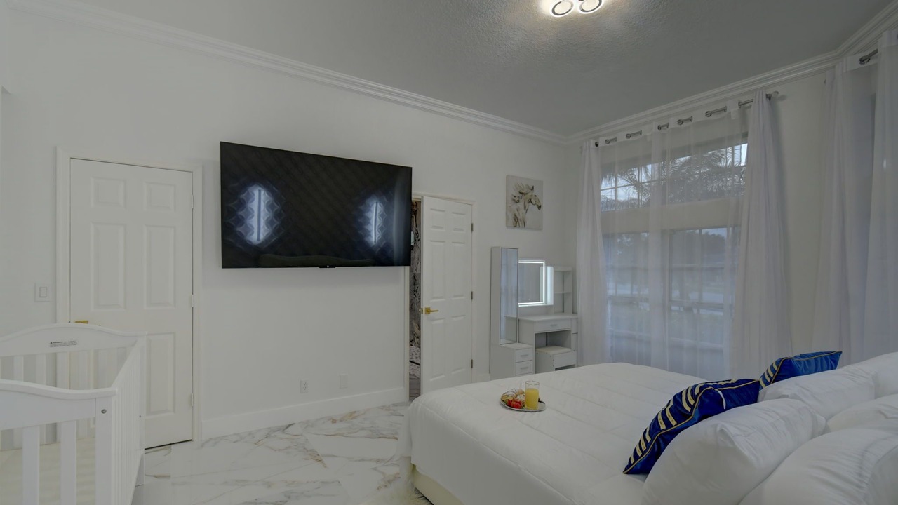 Photo of Bedroom in Greenview Shores