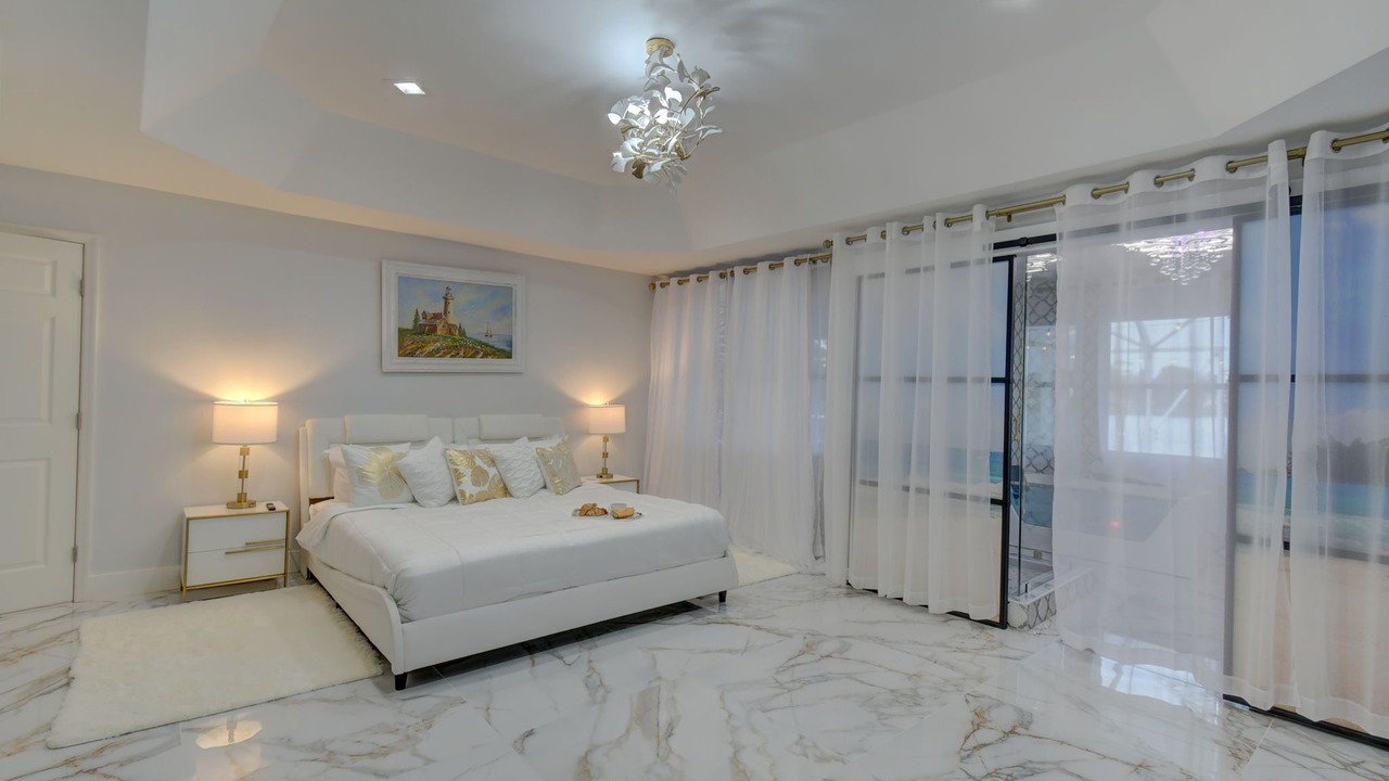 Photo of Bedroom in Greenview Shores