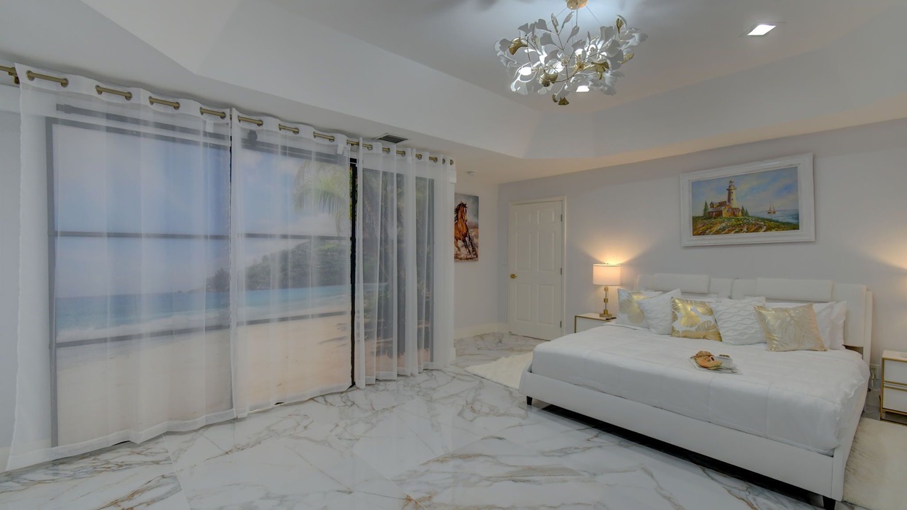 Photo of Bedroom in Greenview Shores