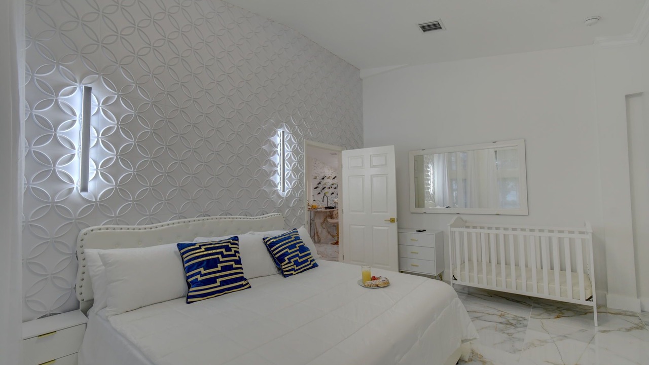 Photo of Bedroom in Greenview Shores