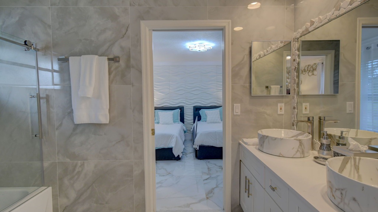 Photo of Bathroom in Greenview Shores