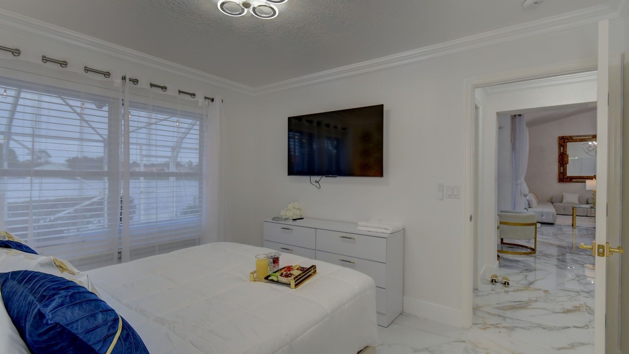 Photo of Bedroom in Greenview Shores