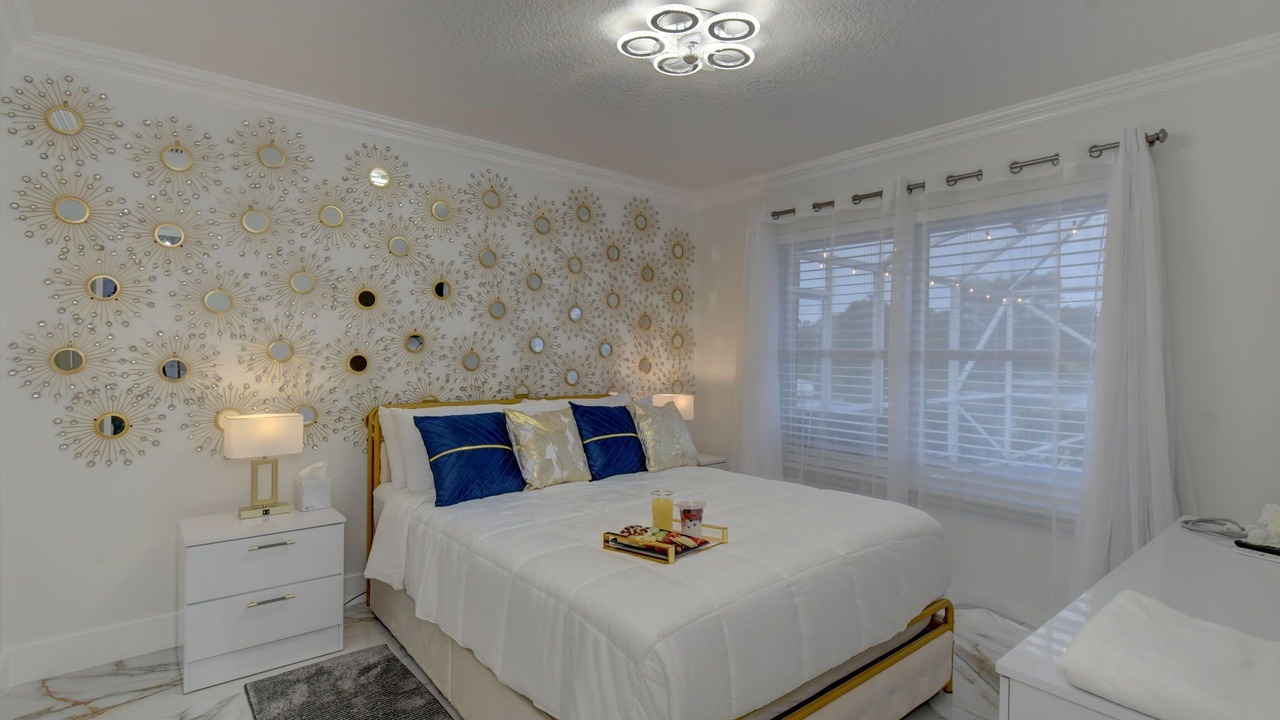 Photo of Bedroom in Greenview Shores