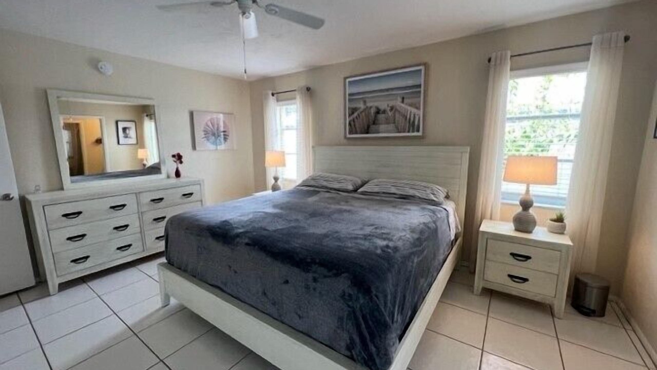 Photo of Bedroom in Gulf Gate Woods