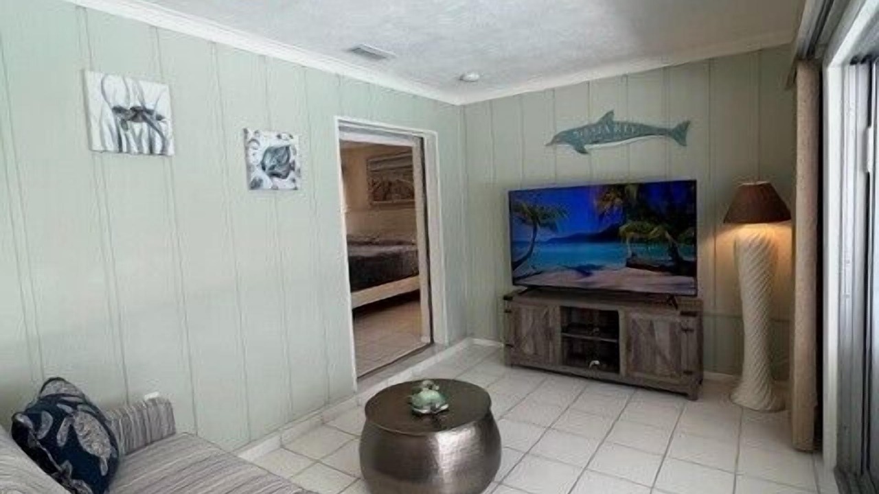Photo of Livingroom in Gulf Gate Woods