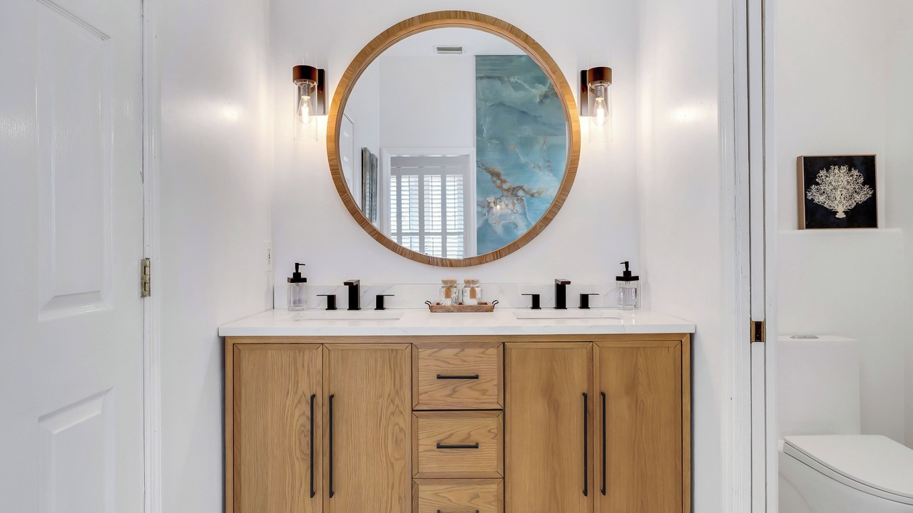 Photo of Bathroom in Marineland Acres