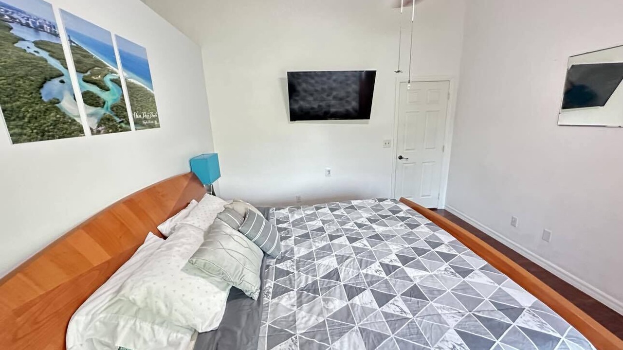 Photo of Bedroom in Golden Gate