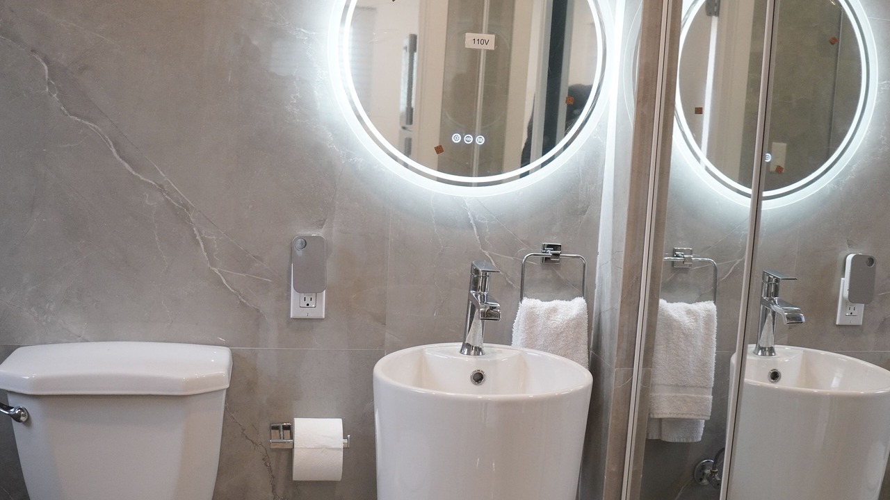 Photo of Bathroom in Melaleuca Gardens