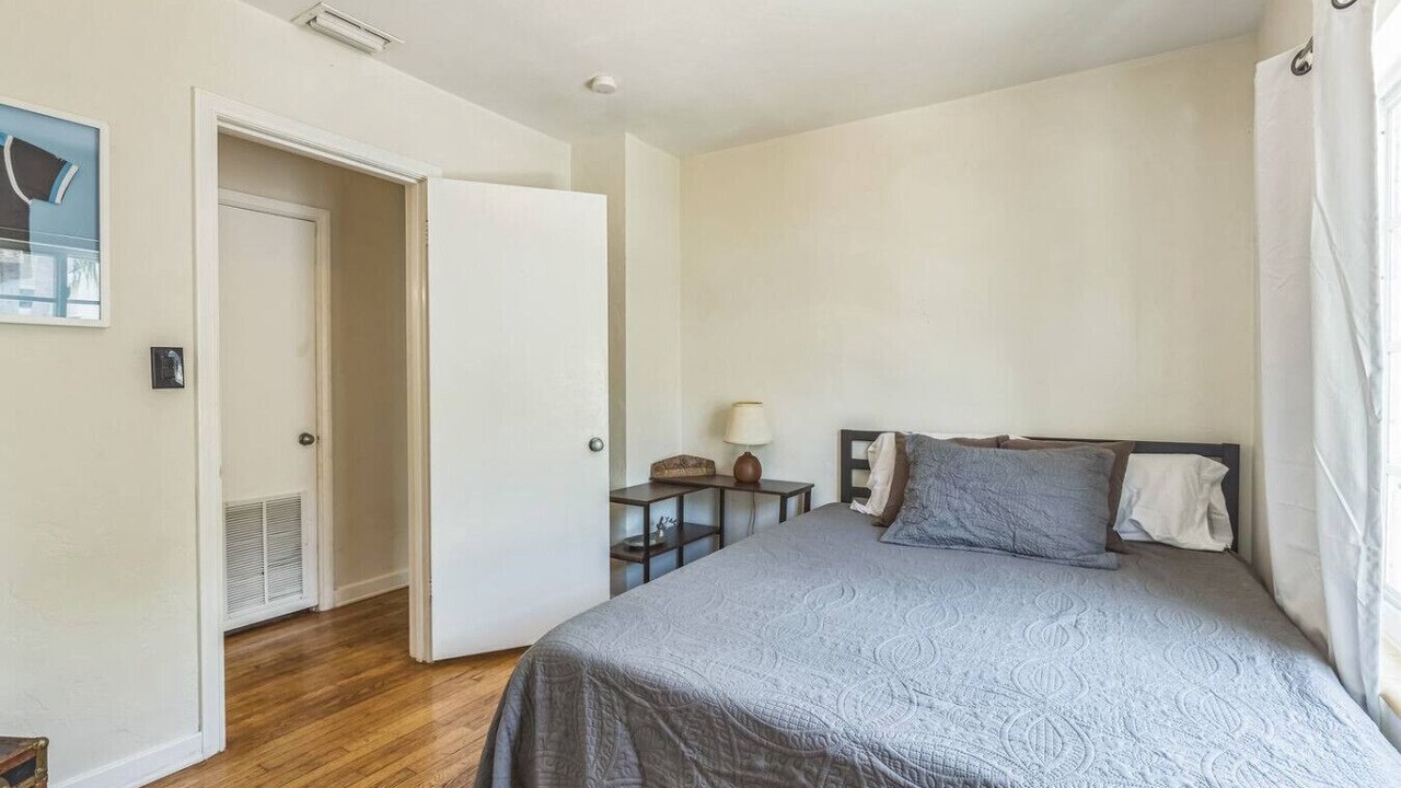 Photo of Bedroom in Crescent Lake