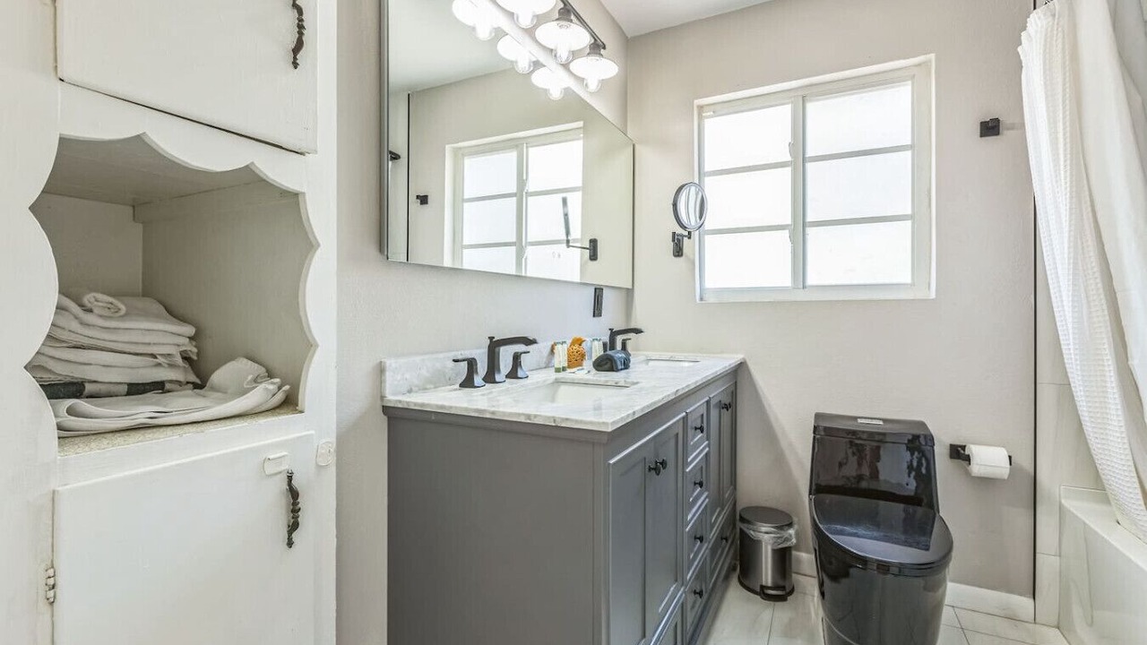Photo of Bathroom in Crescent Lake