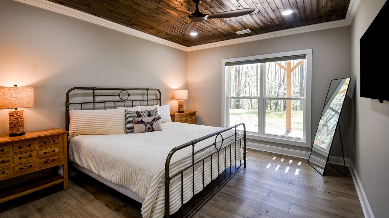 Photo of Bedroom in Blairsville