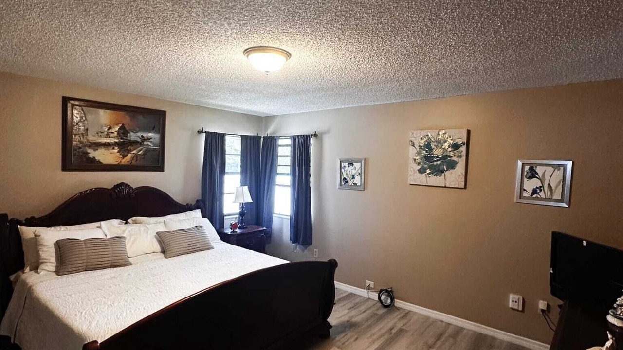 Photo of Bedroom in Interchange Square