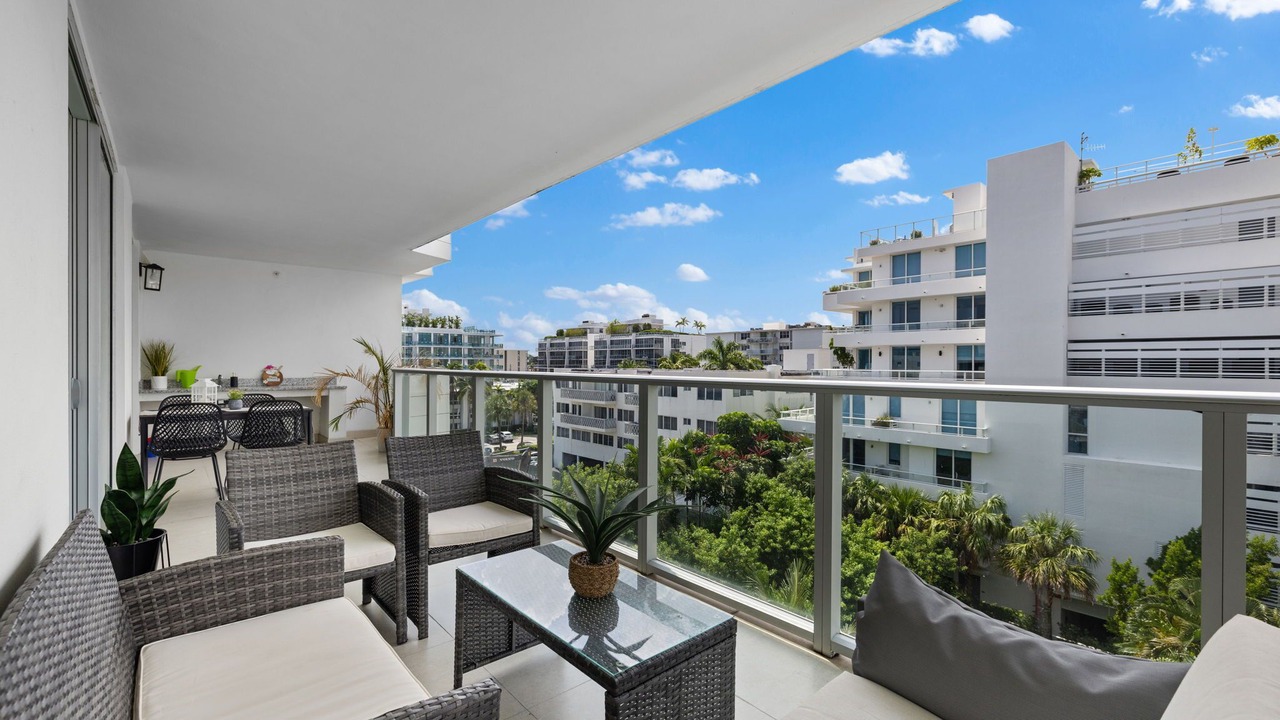 Photo of Patio Balcony in Bay Harbor Islands