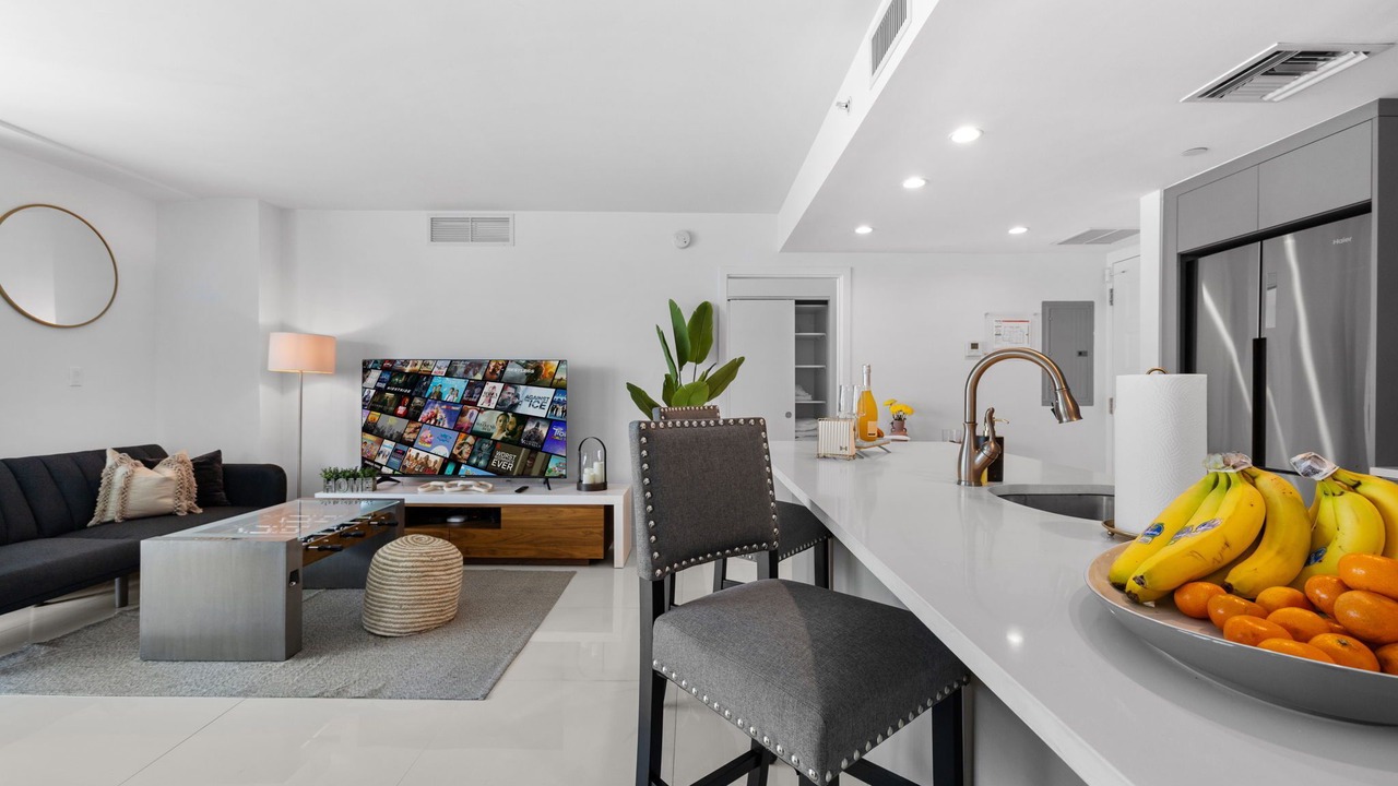 Photo of Livingroom in Bay Harbor Islands