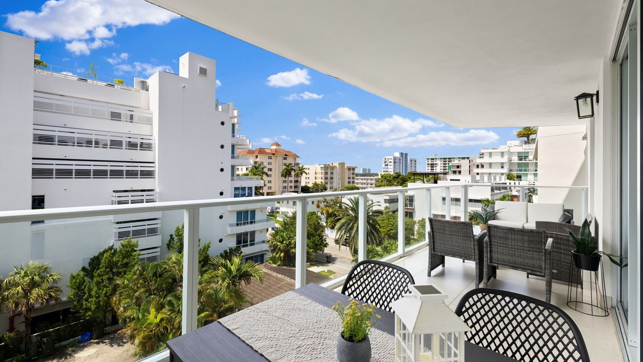 Photo of Patio Balcony in Bay Harbor Islands