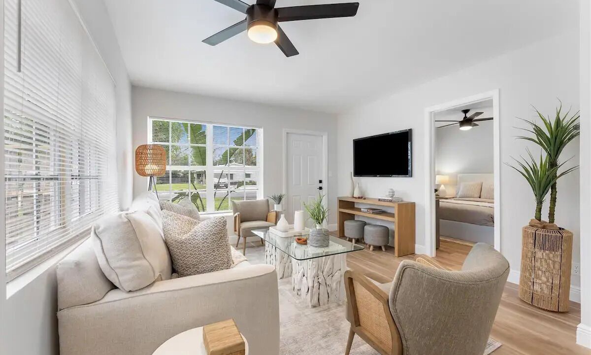 Photo of Livingroom in Edgewood