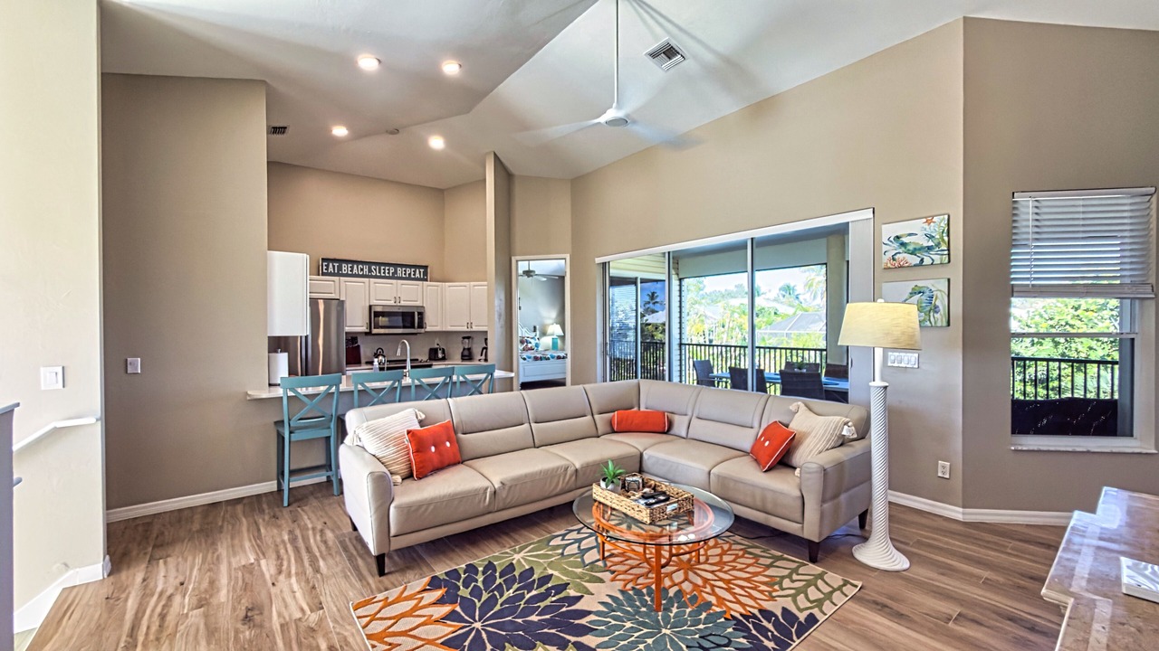 Photo of Livingroom in Mid Island