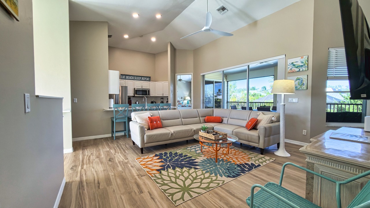 Photo of Livingroom in Mid Island