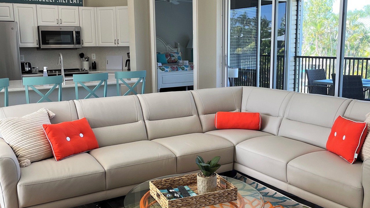 Photo of Livingroom in Mid Island