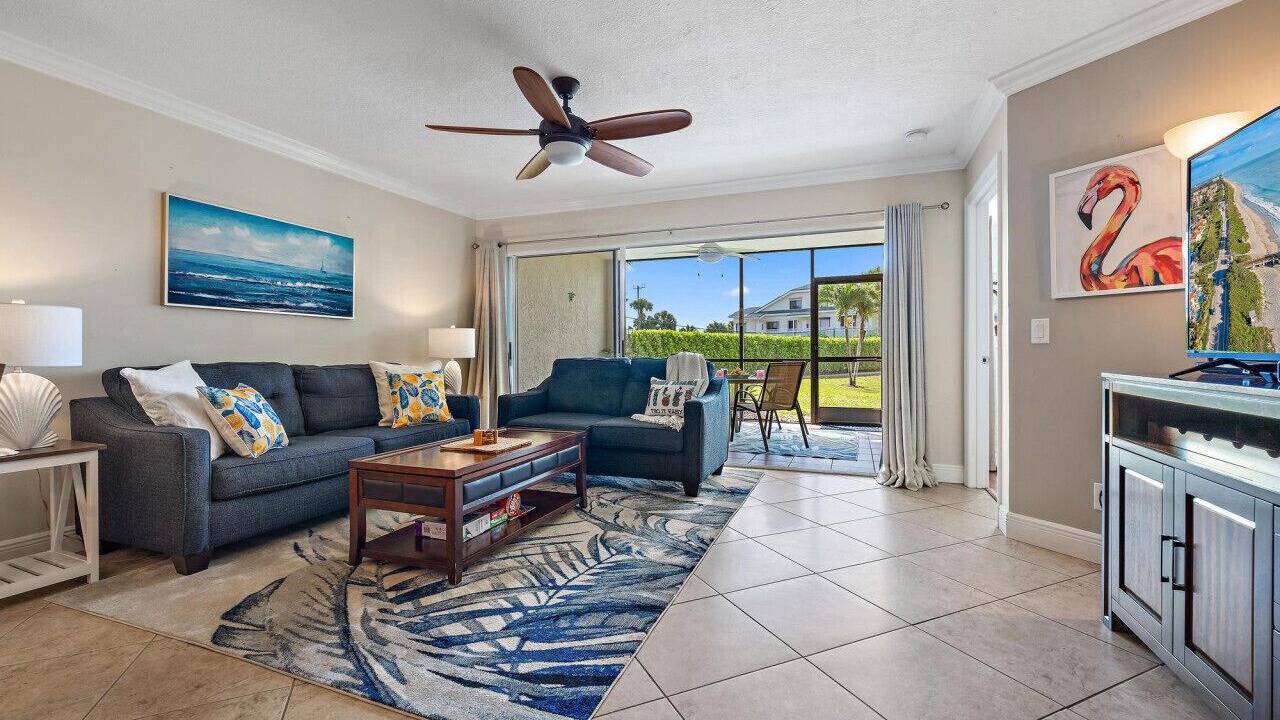 Photo of Livingroom in Jupiter Bay