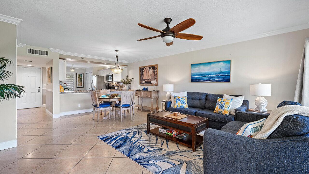 Photo of Livingroom in Jupiter Bay