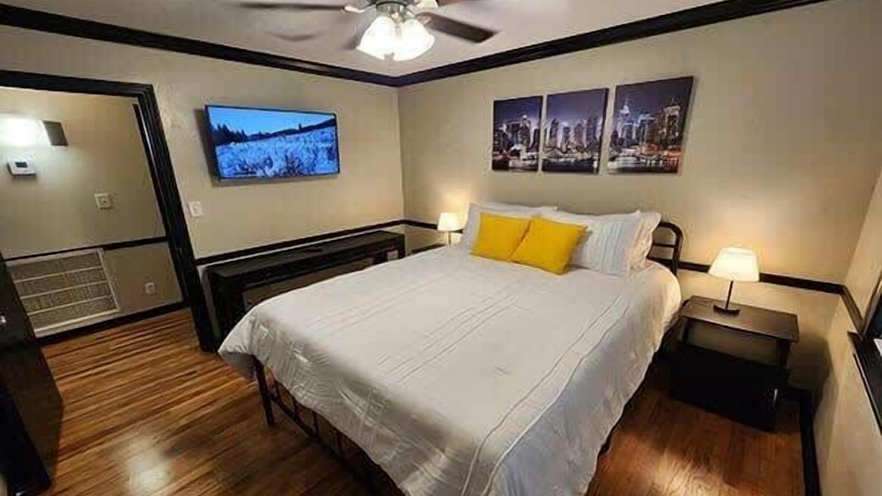 Photo of Bedroom in Tallahassee