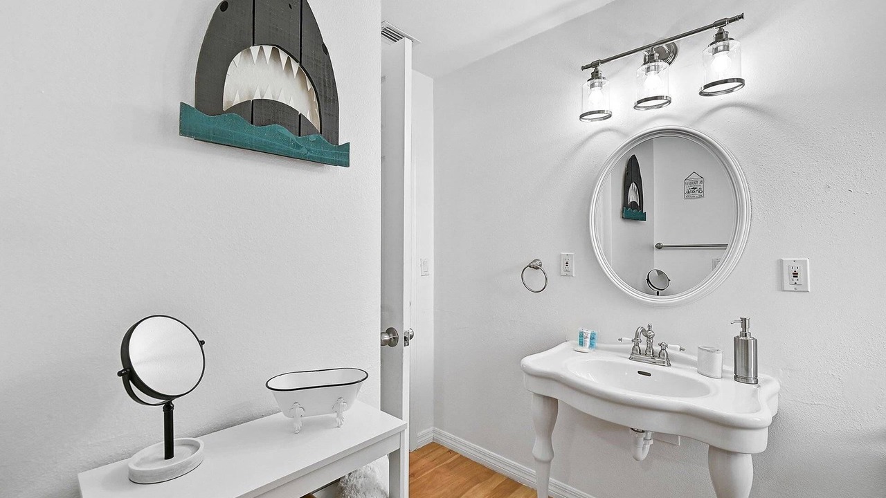 Photo of Bathroom in River District