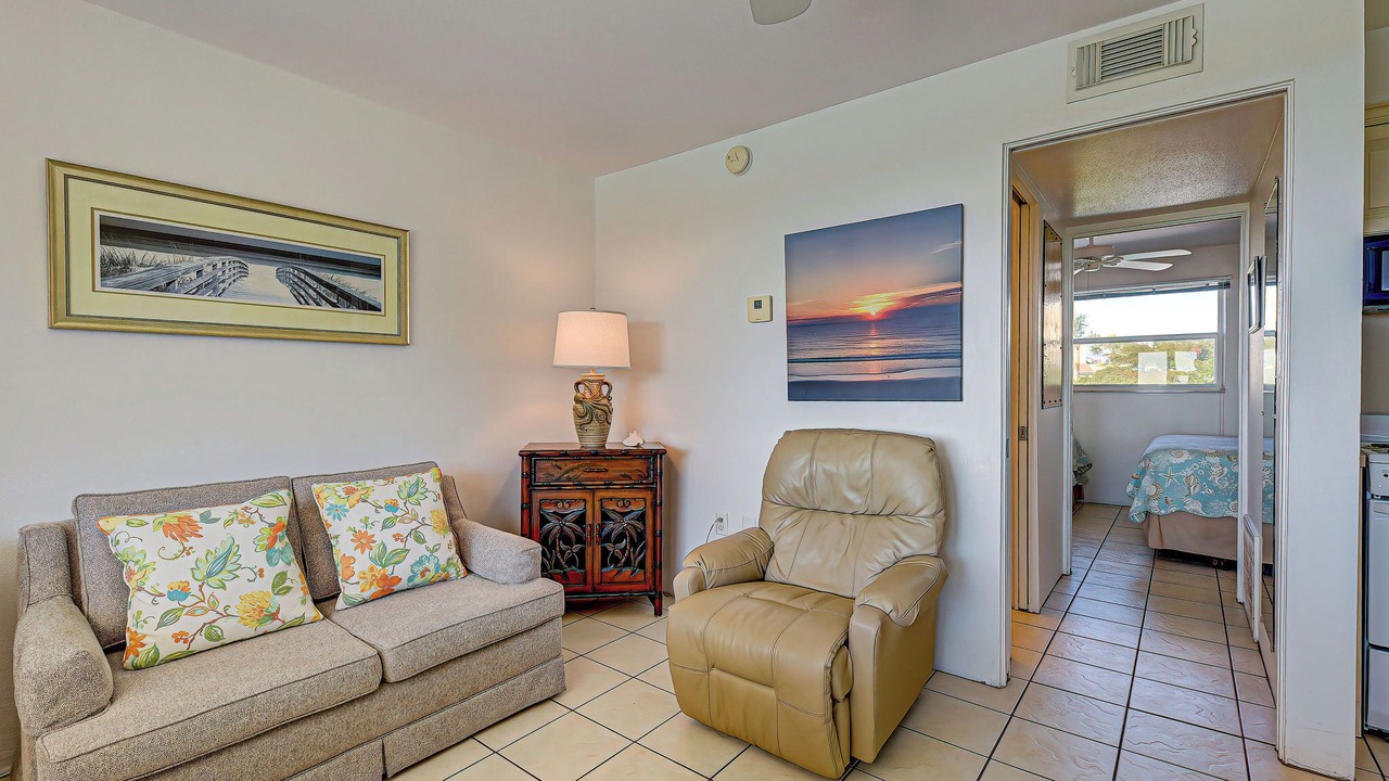 Photo of Bedroom in Golden Beach