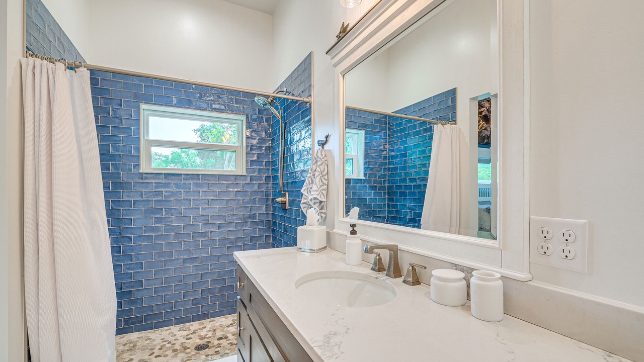Photo of Bathroom in Yankeetown