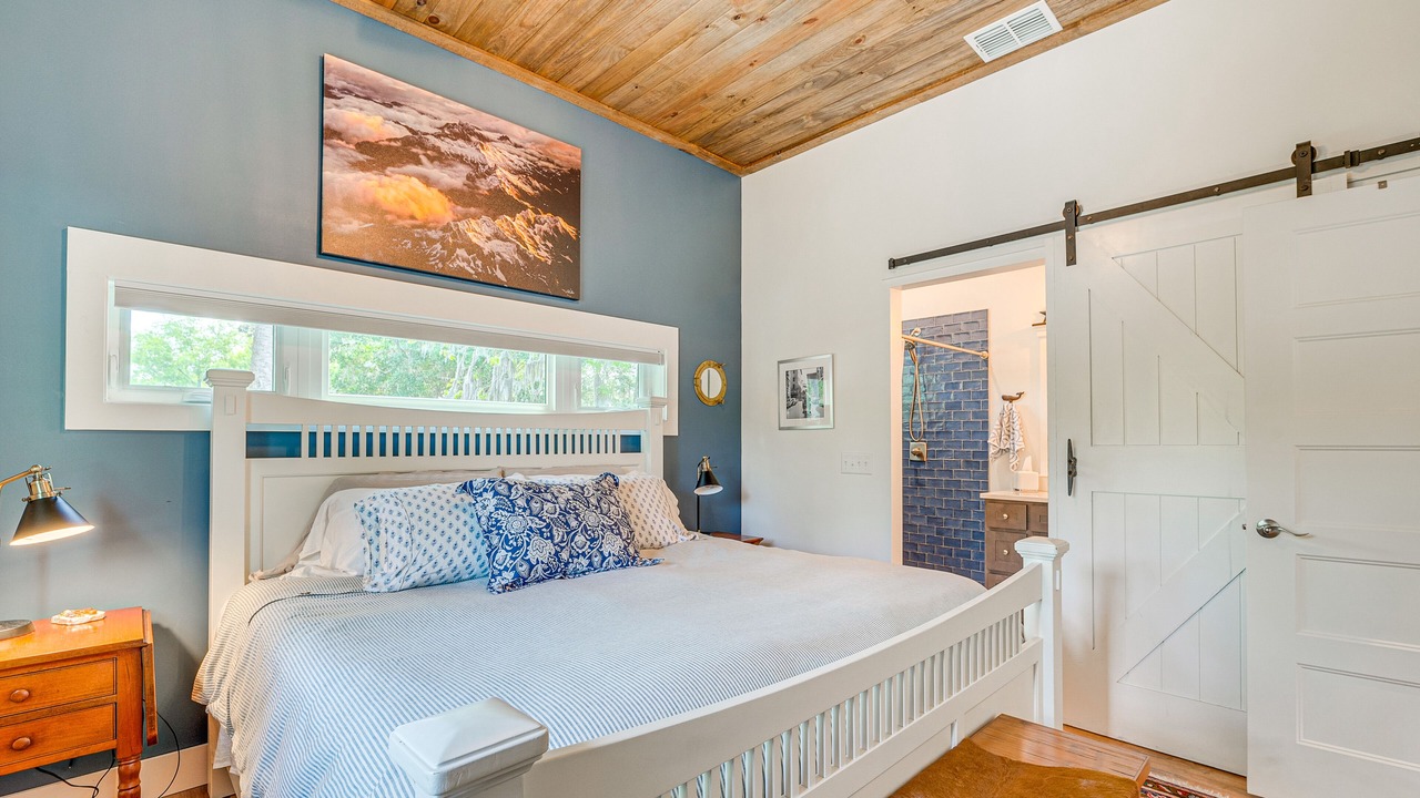 Photo of Bedroom in Yankeetown